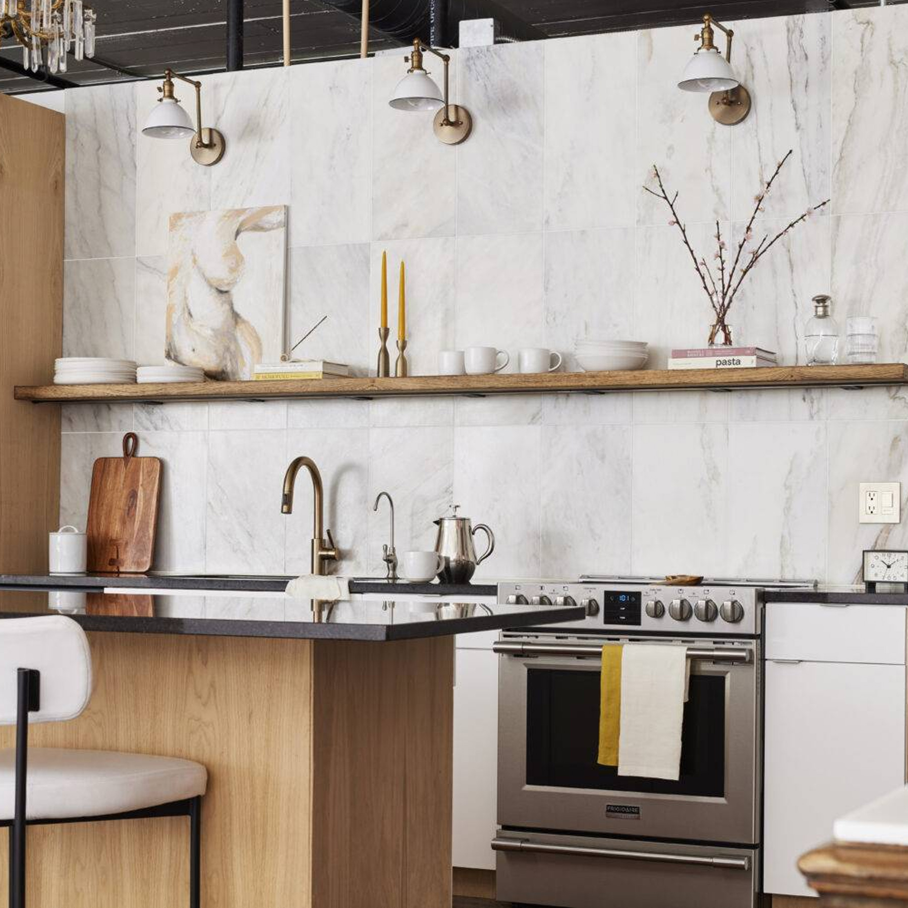 کاشی بین کابینتی دال سنگی با طرح سنگ مرمر