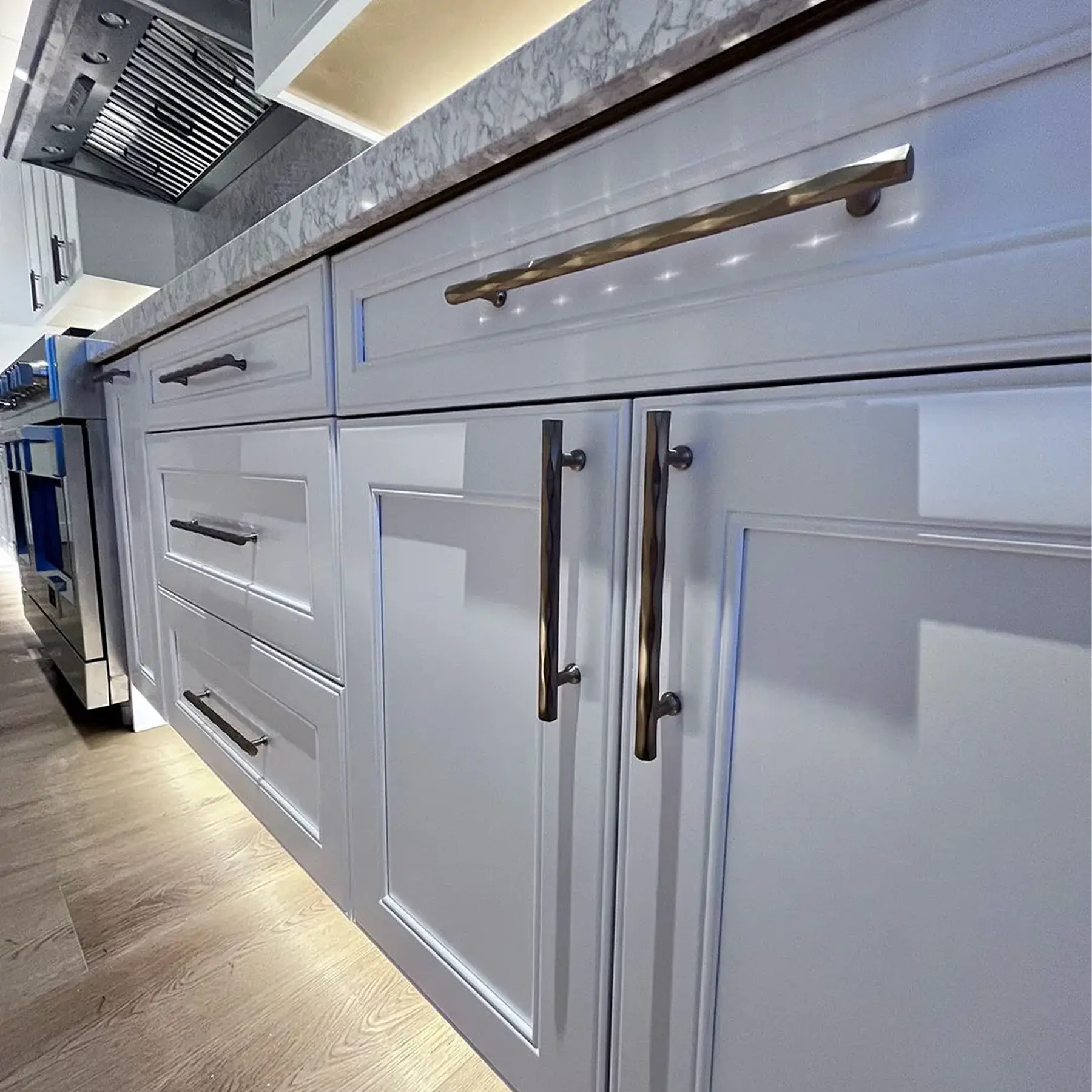 دستگیره کابینت با روکش نقره ای